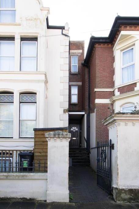 Open Mind Property - Ensuite Studio In Southsea 포츠머스 외부 사진